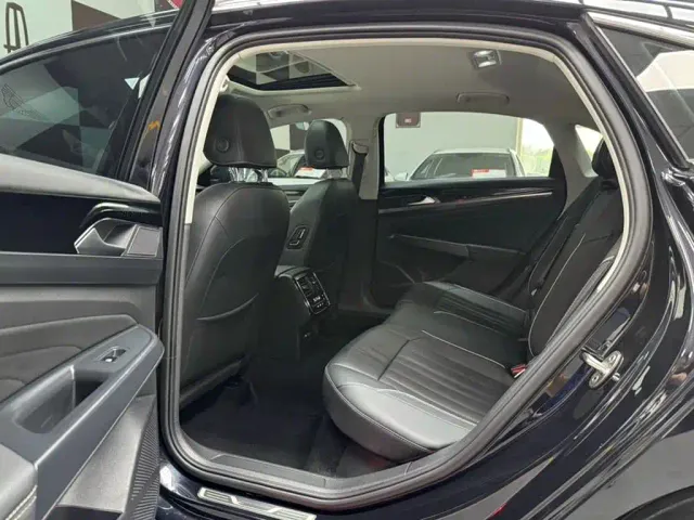 Volkswagen Passat — Фото автомобиля 8