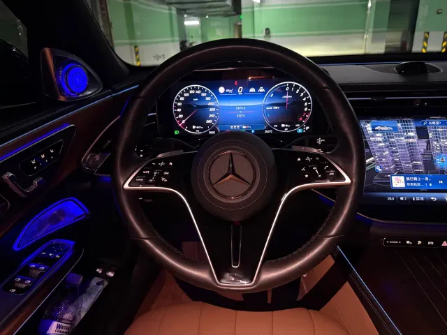 Mercedes-Benz E-Class — Фото автомобиля 21