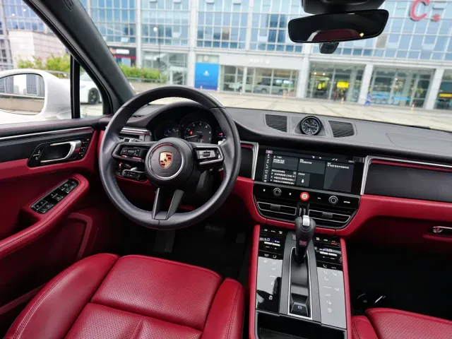 Porsche Macan — Фото автомобиля 10