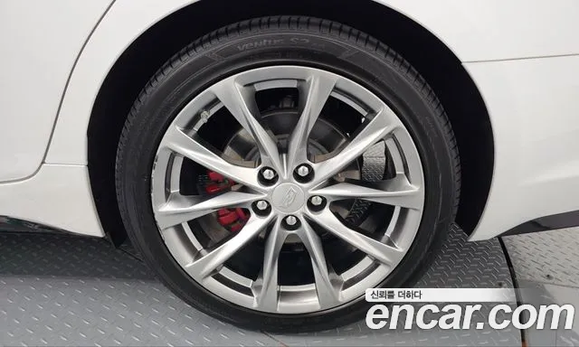 Cadillac CT5 — Фото автомобиля 6