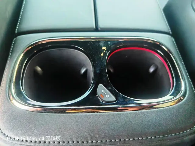 GAC Trumpchi M8 — Фото автомобиля 12
