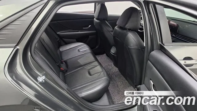 Hyundai AVANTE Avante (CN7) — Фото автомобиля 12