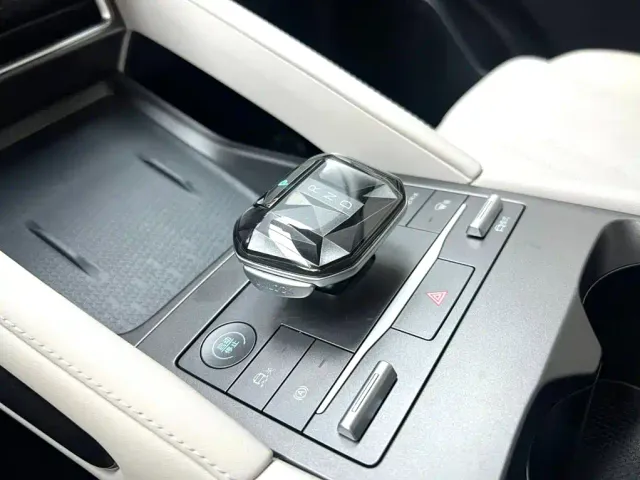 BYD Yuan UP — Фото автомобиля 25