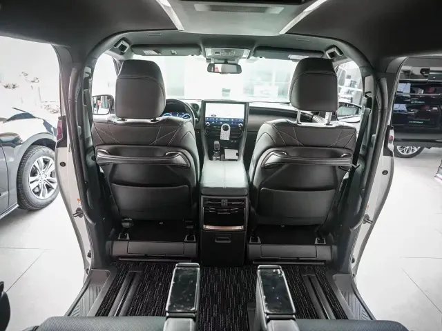 Toyota Alphard — Фото автомобиля 8