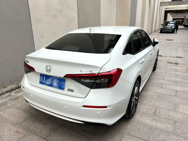 Honda Civic — Фото автомобиля 3