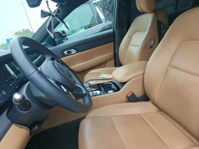 Li Auto ONE — Фото автомобиля 14