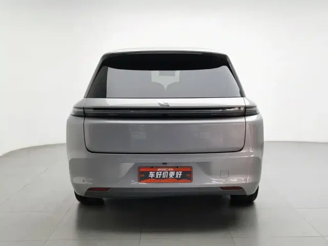 Li Auto L8 — Фото автомобиля 4