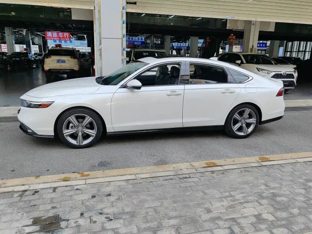 Honda Accord — Фото автомобиля 6