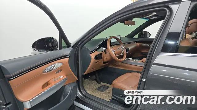 Genesis GV70 — Фото автомобиля 15