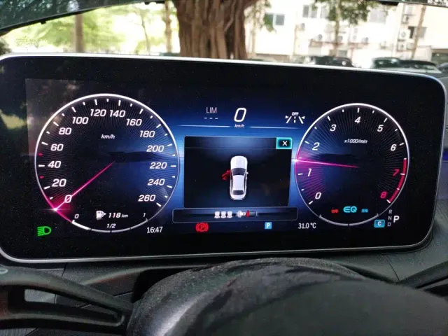 Mercedes-Benz C-Class — Фото автомобиля 12