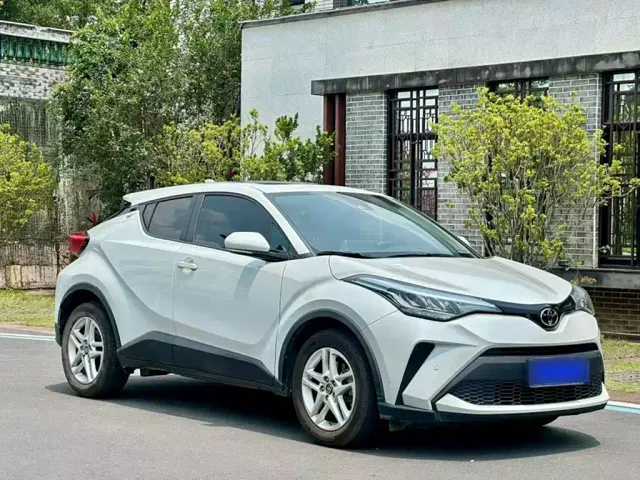 Toyota C-HR — Фото автомобиля 14