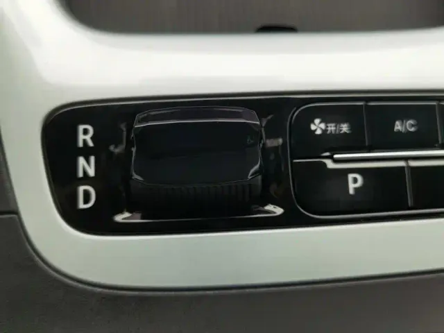 Geely Galaxy Starry Wish 2025 UP 410km Explorer Edition — Фото автомобиля 13