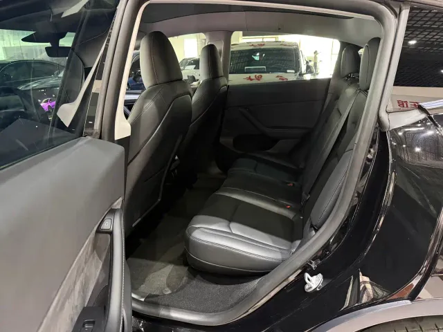 Tesla Model Y — Фото автомобиля 7