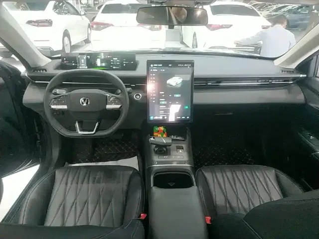 Changan Eado — Фото автомобиля 9