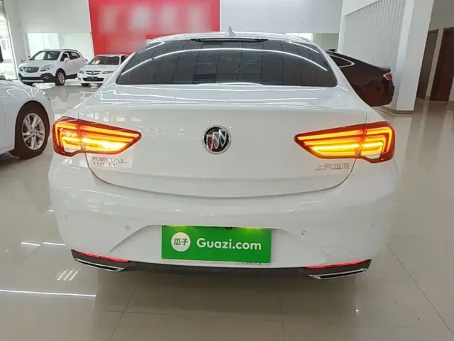 Buick Regal — Фото автомобиля 5