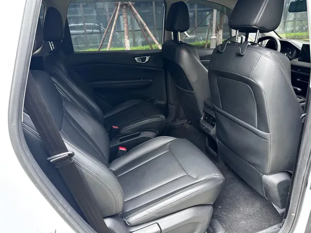 Wuling Jiachen — Фото автомобиля 12
