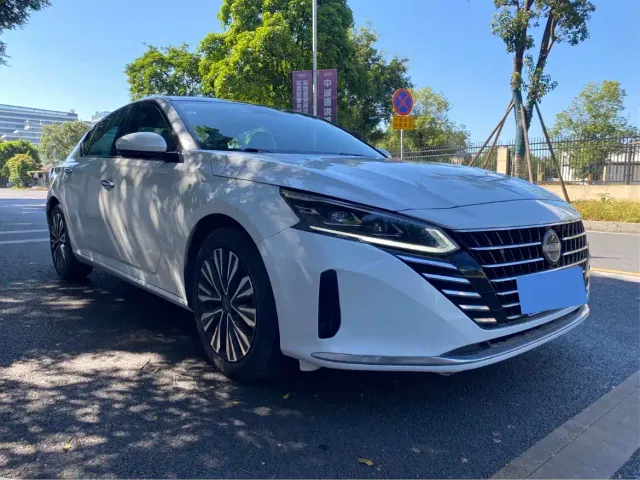 Nissan Teana — Фото автомобиля 3