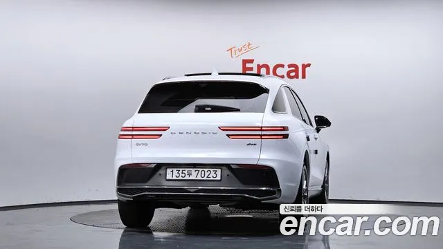 Genesis GV70 2.5T Бензин AWD — Фото автомобиля 4