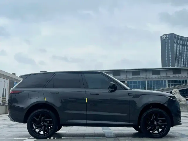 Land Rover Range Rover Sport — Фото автомобиля 7