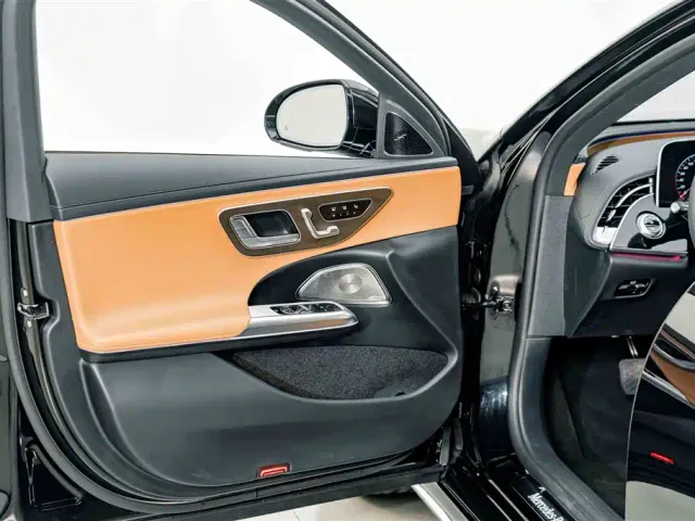 Mercedes-Benz E-Class — Фото автомобиля 16