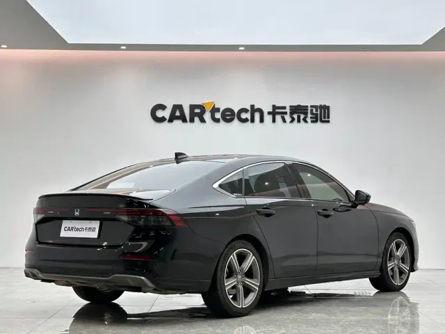 Honda Accord — Фото автомобиля 5