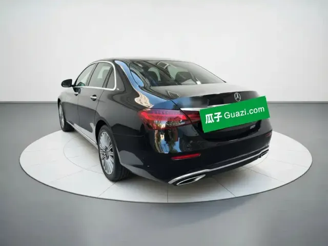 Mercedes-Benz E-Class — Фото автомобиля 4