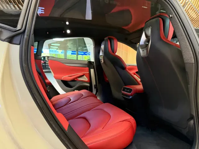Xiaomi SU7 — Фото автомобиля 20