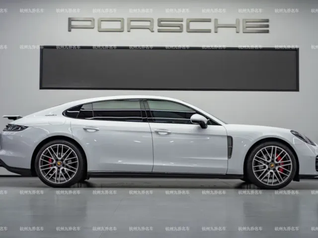 Porsche Panamera — Фото автомобиля 4