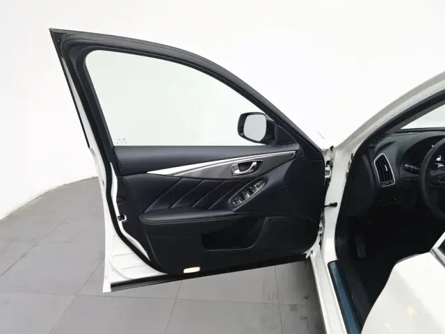 Infiniti Q50L — Фото автомобиля 8