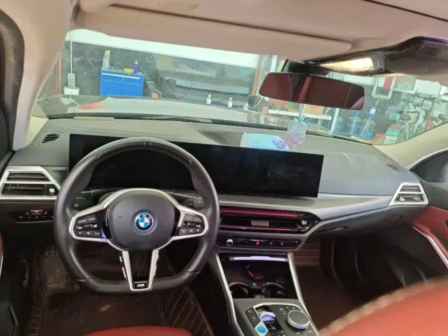 BMW BMW i3 2025 eDrive 35 L — Фото автомобиля 3