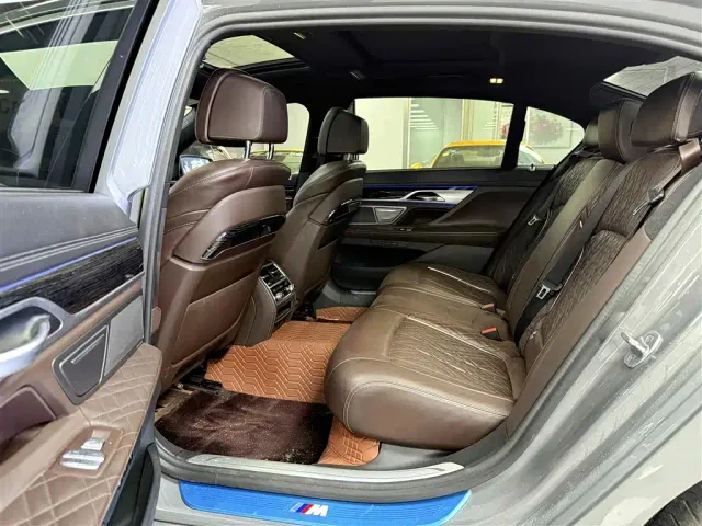 BMW 7 Series — Фото автомобиля 9