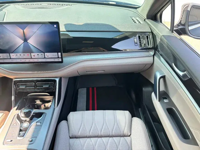 BYD Tang — Фото автомобиля 16