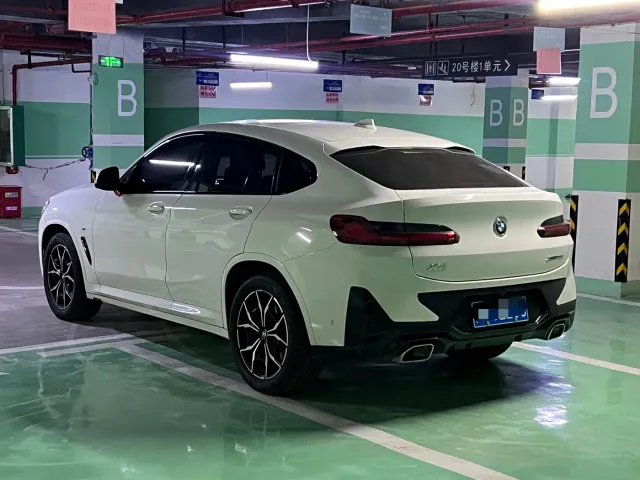 BMW BMW X4 2022 xDrive 25i M Sport Package — Фото автомобиля 4