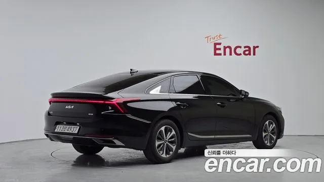 Kia K8 Hybrid — Фото автомобиля 2