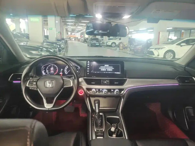 Honda Accord — Фото автомобиля 5