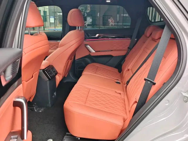 BYD Tang — Фото автомобиля 5