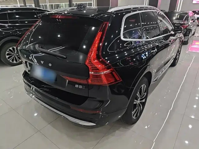 Volvo XC60 — Фото автомобиля 4