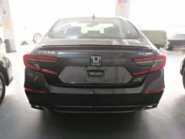 Honda Accord — Фото автомобиля 5