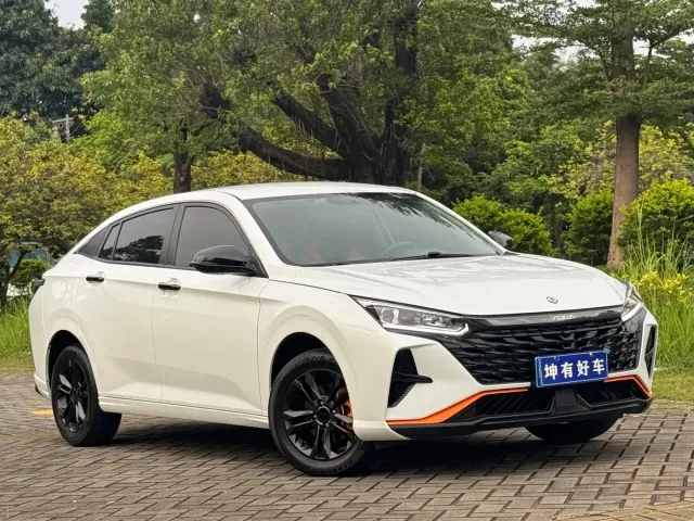 Dongfeng Yixuan — Фото автомобиля 3