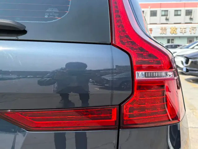 Volvo XC60 — Фото автомобиля 16
