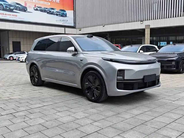 Li Auto L9 — Фото автомобиля 3