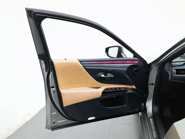 Lexus ES — Фото автомобиля 8