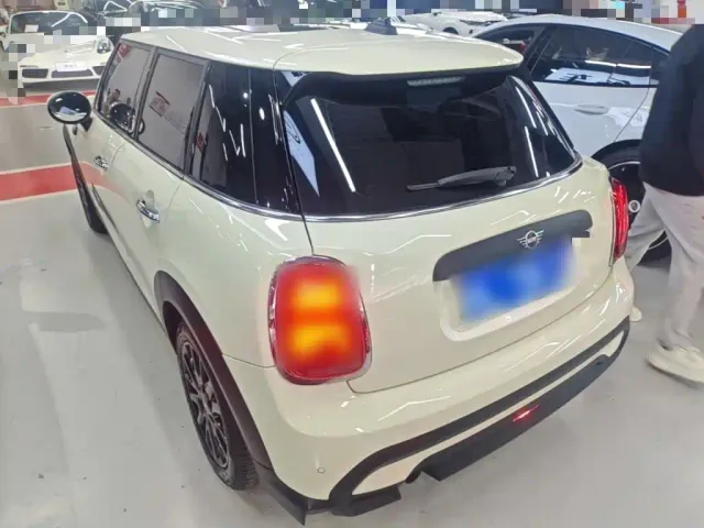 MINI Hatch — Фото автомобиля 4