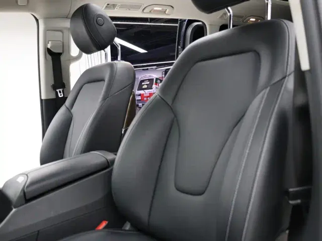 Mercedes-Benz V-Class — Фото автомобиля 3