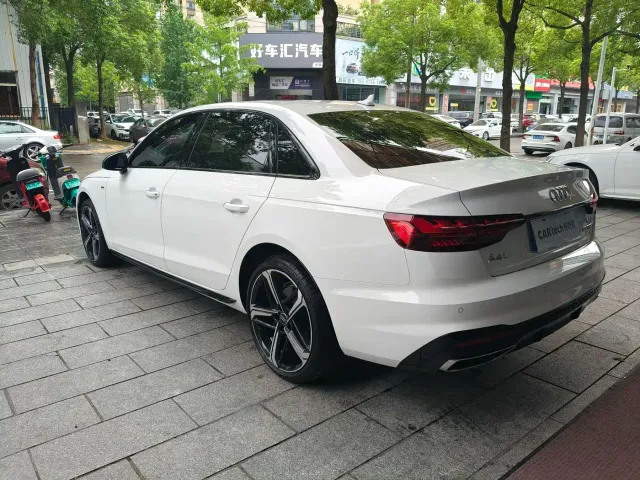 Audi A4L — Фото автомобиля 13