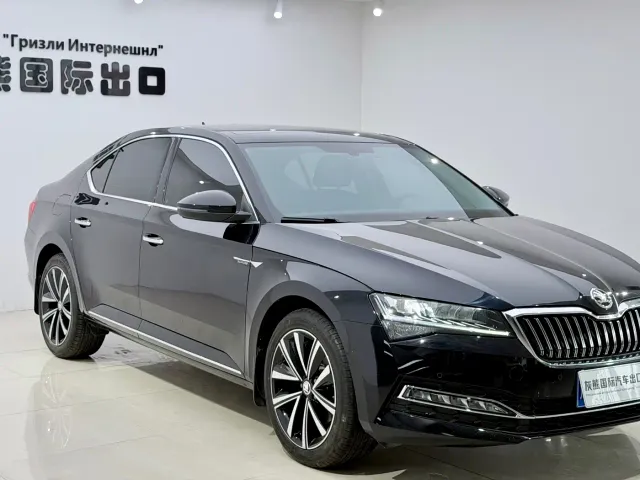 Skoda Superb — Фото автомобиля 3