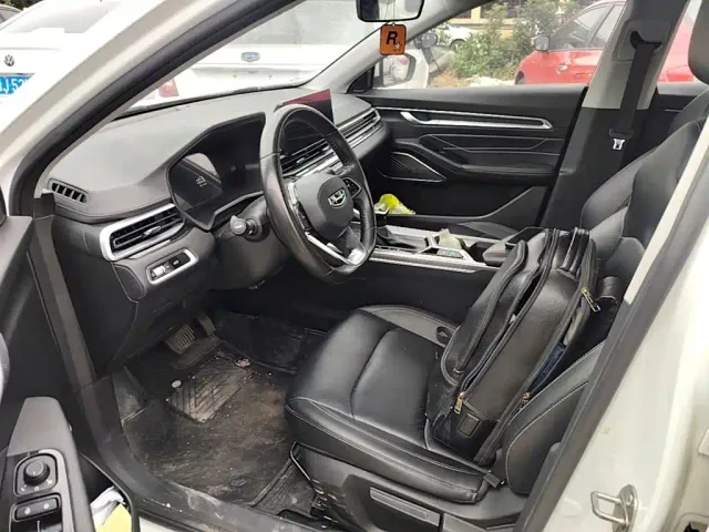 Geely Emgrand — Фото автомобиля 15