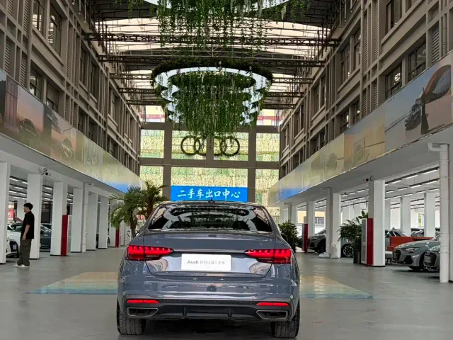 Audi A4L — Фото автомобиля 10