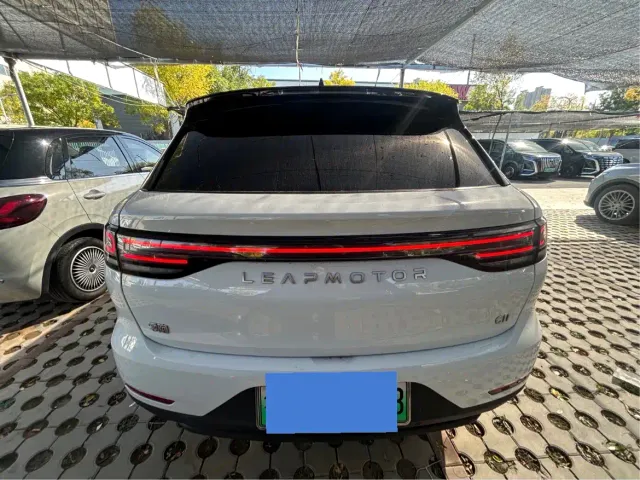 Leapmotor C11 — Фото автомобиля 9