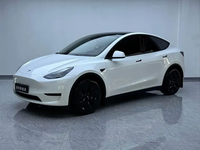 Фотография автомобиля — Tesla Model Y